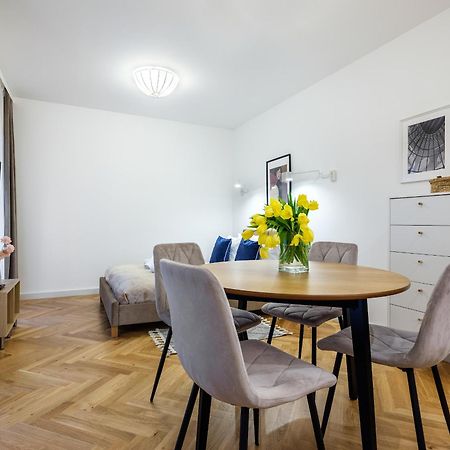 Tyzenhauz Suites Topolowa Krakow Bagian luar foto